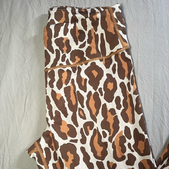 Yelete Active Leggings | NEVER WORN! - Picture 5 of 6